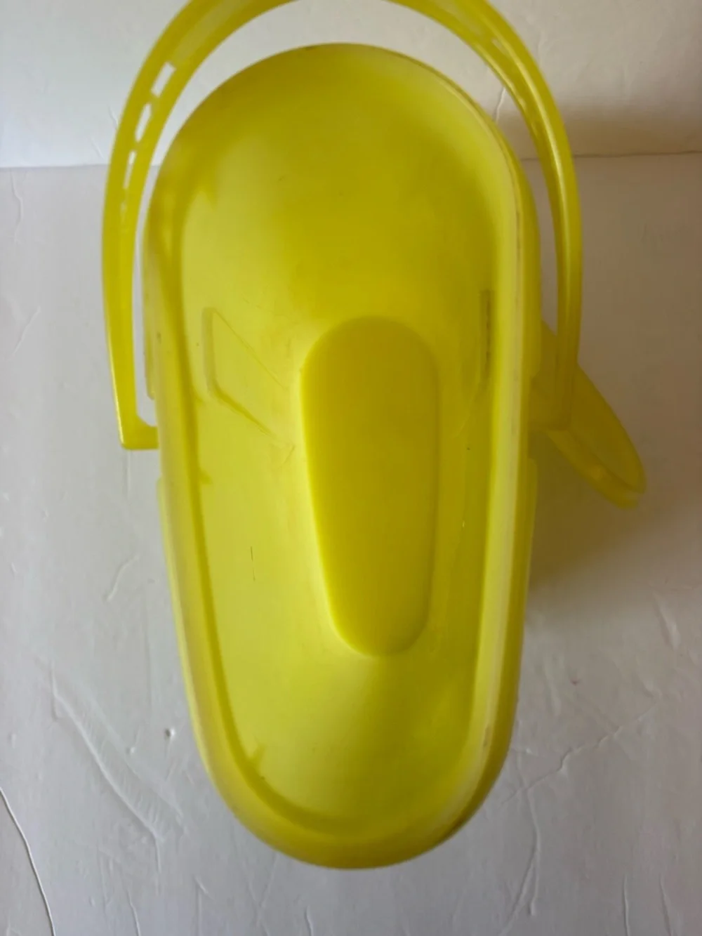 Tupperware Vintage Beverage Buddy With Handle 2 QT Yellow 587-1